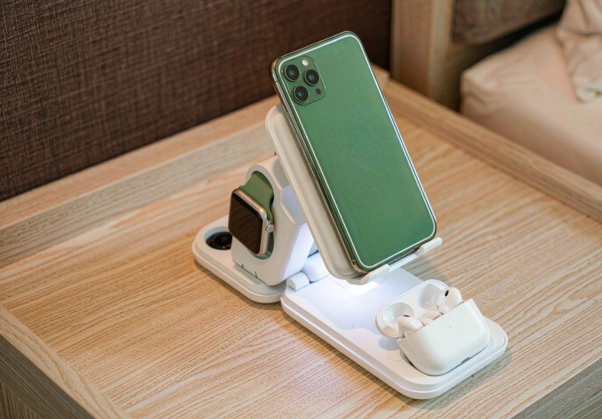 One Foldable 3-in-1 for the Road: Can It Really Replace Three Cables?